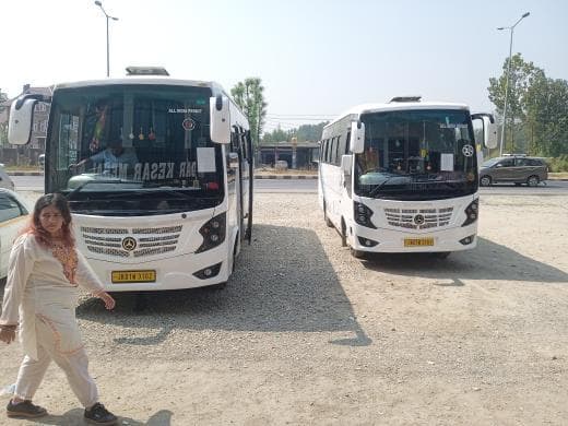 Luxury Bus 19 Seater